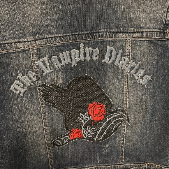 Beautiful cropped lightly distressed denim jacket. The Vampire diaries. PTP 19”. - Picture 2 of 16